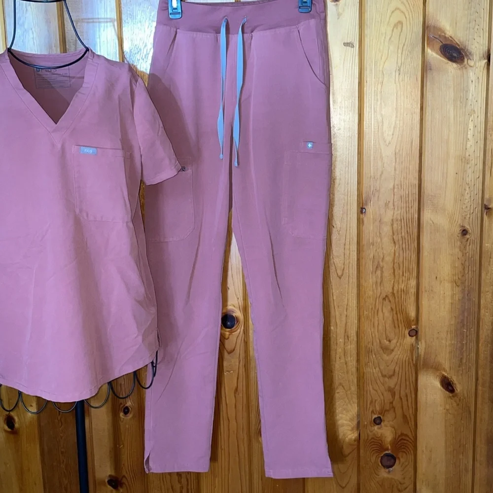 Mauve fig set FIGS Yola Scrub Pants 2 piece set catalina top XS/SM - Picture 5 of 15